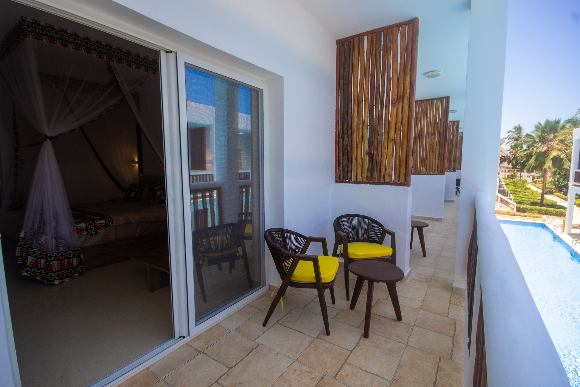 Paradise Beach Standard Swim up rooms