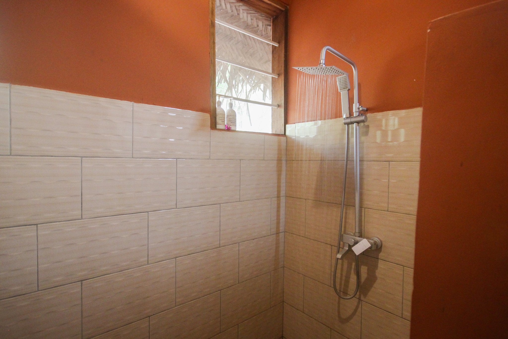 Africa Safari Selous Banda Bungalow Bathroom