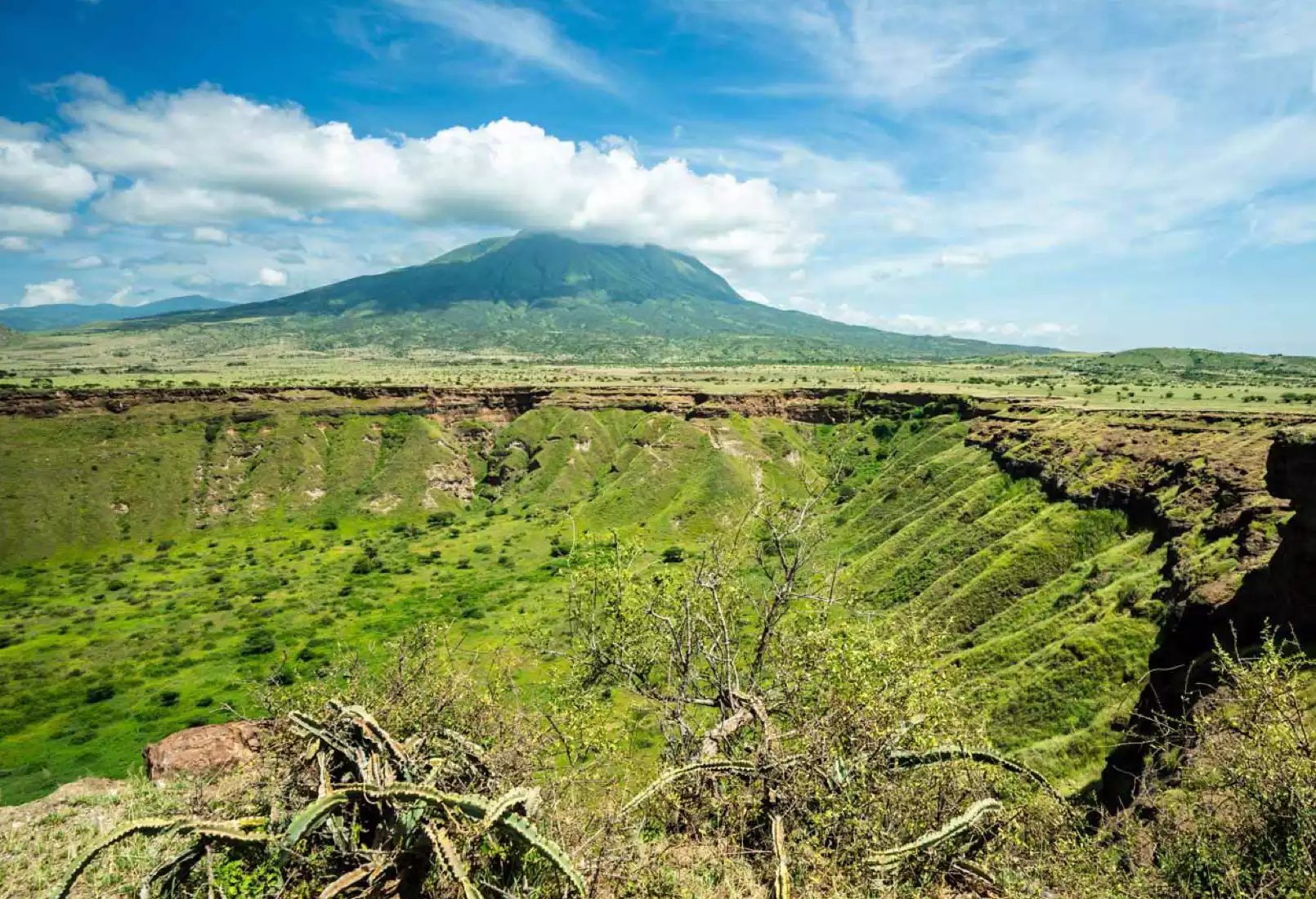 Beach Safari - Activities - Ngare Sero Waterfall - Left Image