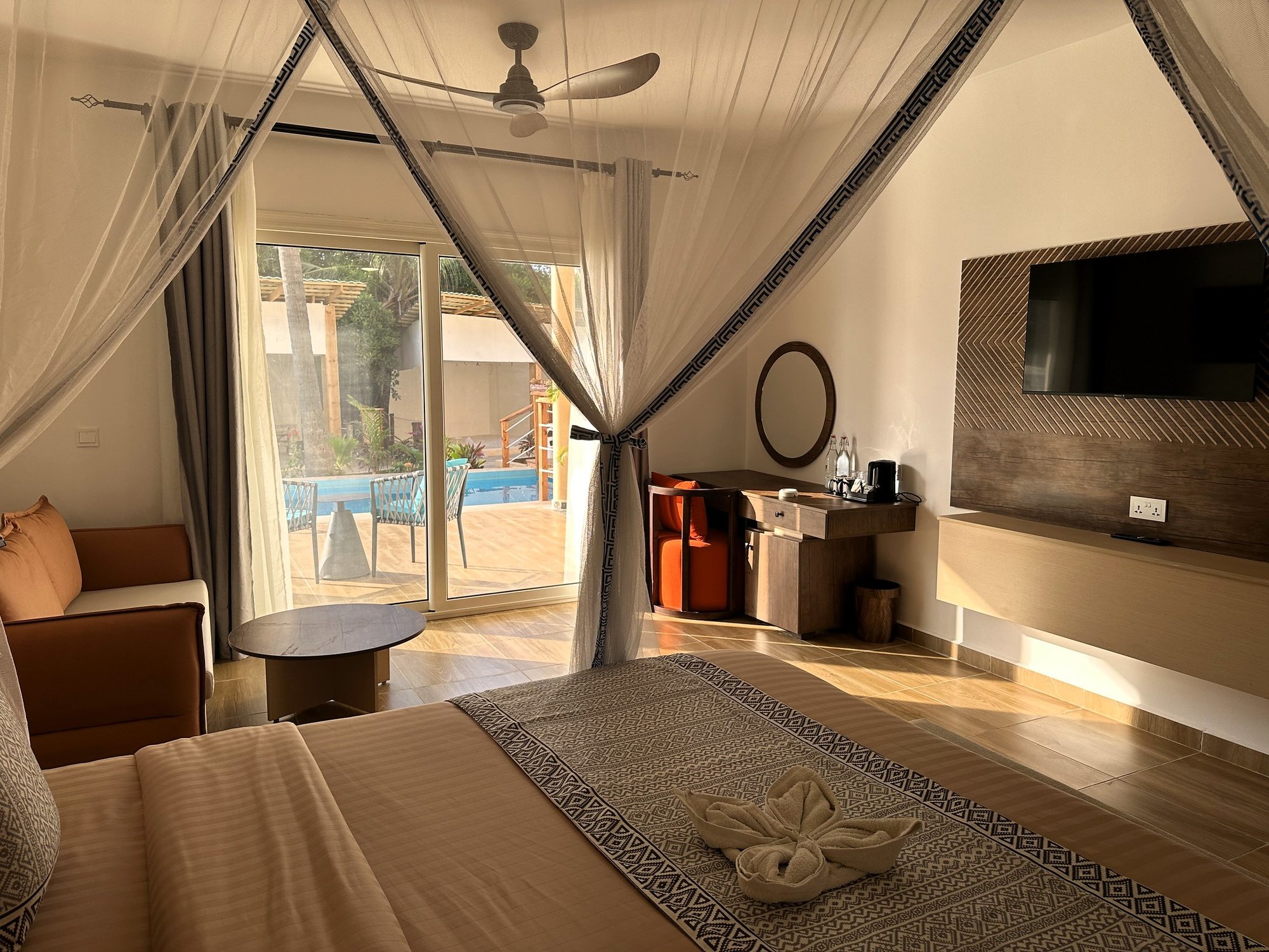 Paradise Beach - Standard Swim-up Room
