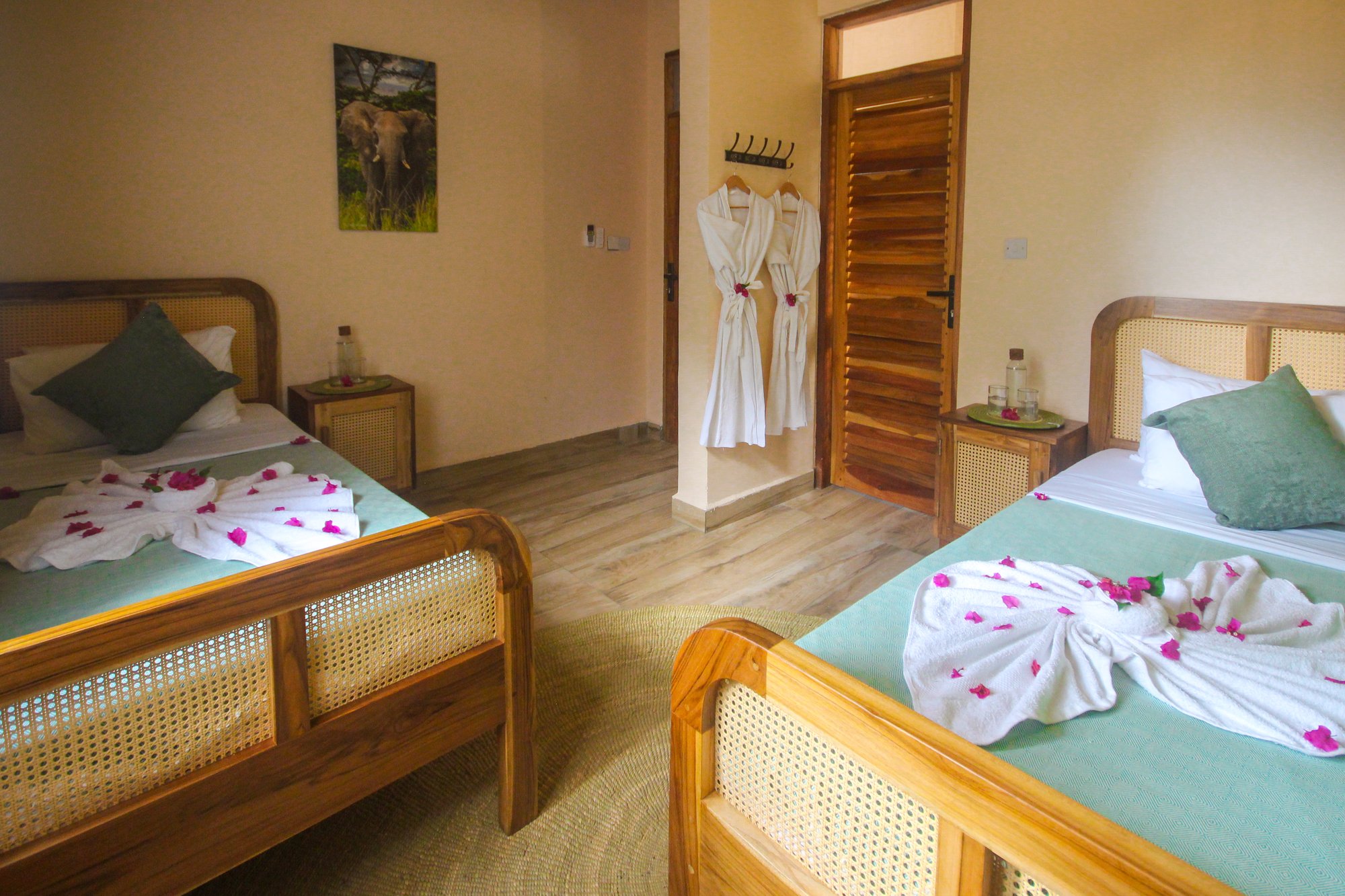 Africa Safari Nyerere - Premium Bungalow Room