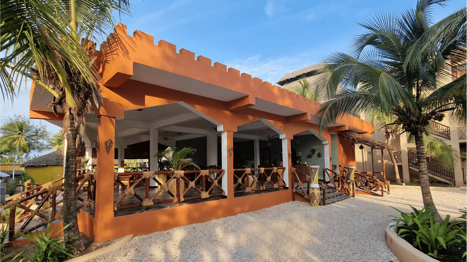Beach Safari - Accommodation Detail - Paradise Beach Resort - Image Gallery 02.WEB.P