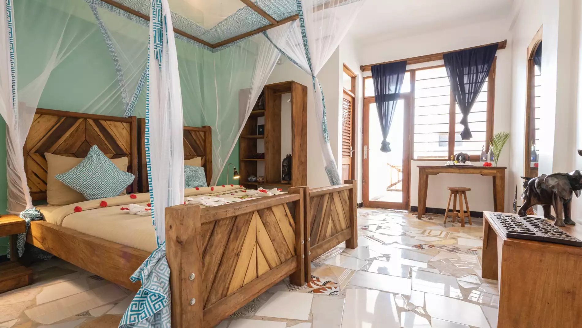 Beach Safari - Accommodation Detail - Paradise Beach Resort - Image Gallery 10.WEB.P