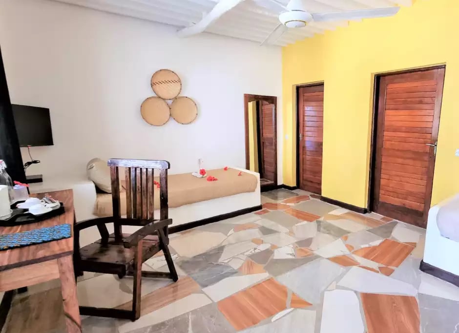 Paradise Beach Resort - Luxury Room - 4-1