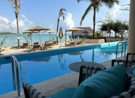 Reef & Beach Resort - Ocean Front Swim-Up Room - 2