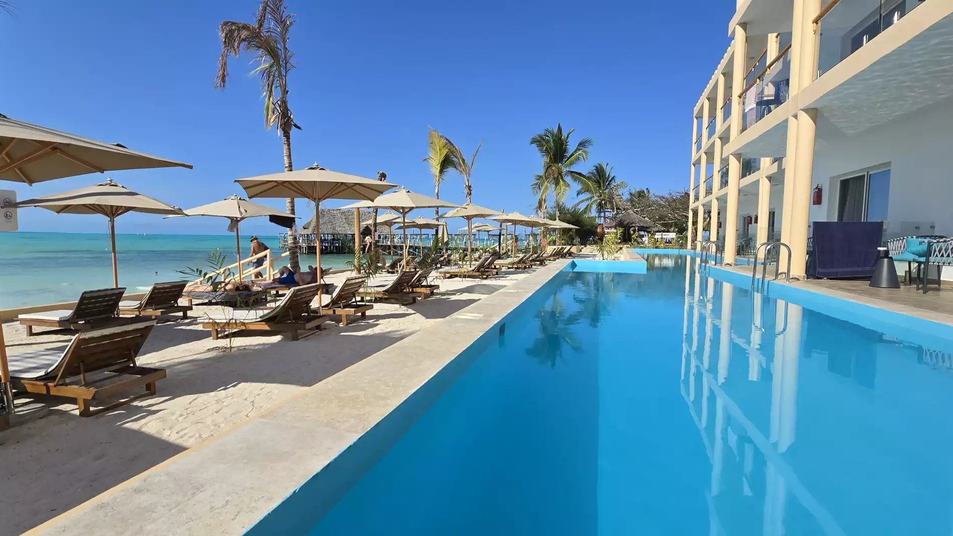 Beach Safari - Accommodation Detail - Reef & Beach Resort - Image Gallery 01.WEB.P
