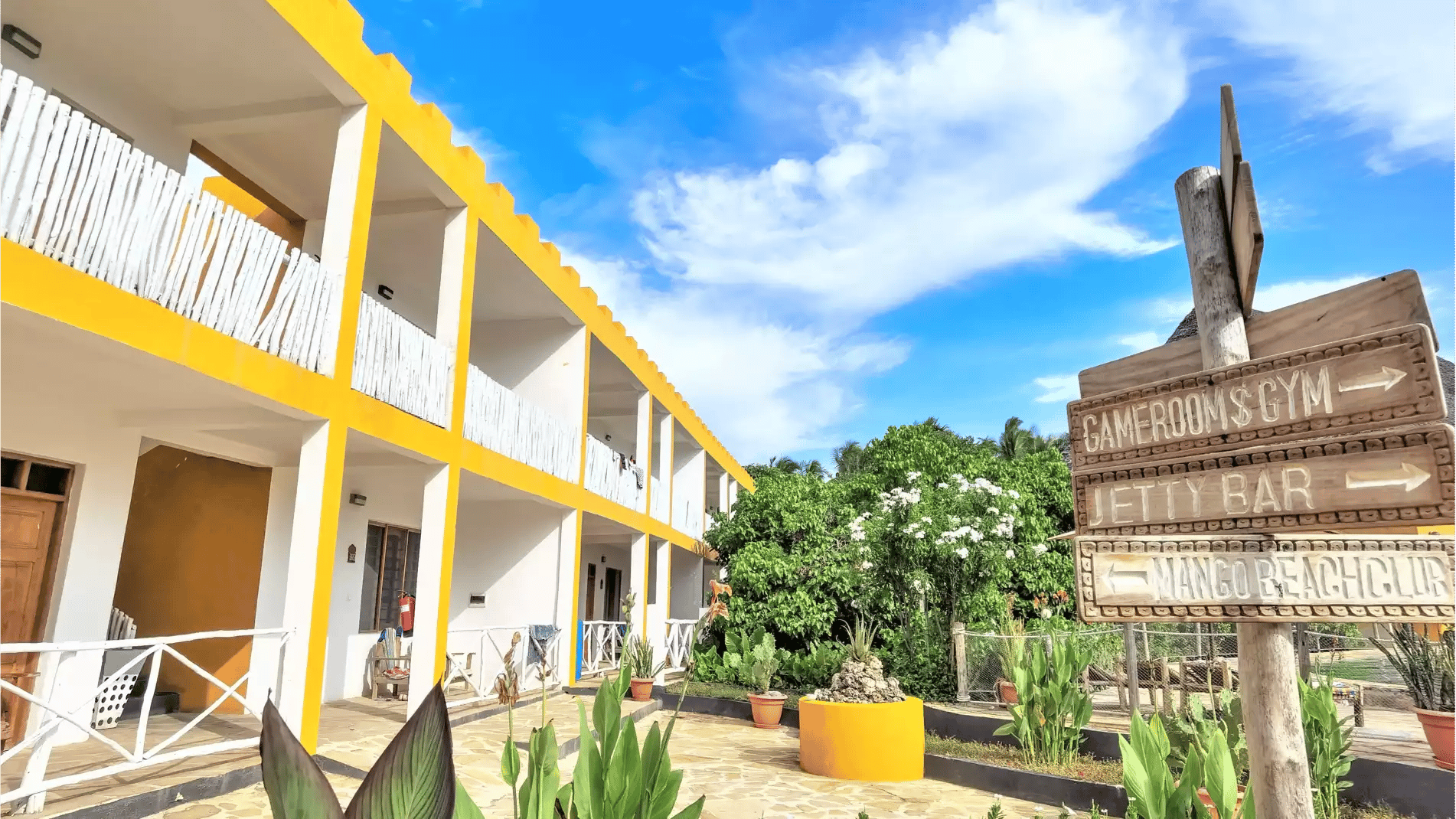 Beach Safari - Accommodation Detail - Reef & Beach Resort - Image Gallery 08.WEB.P