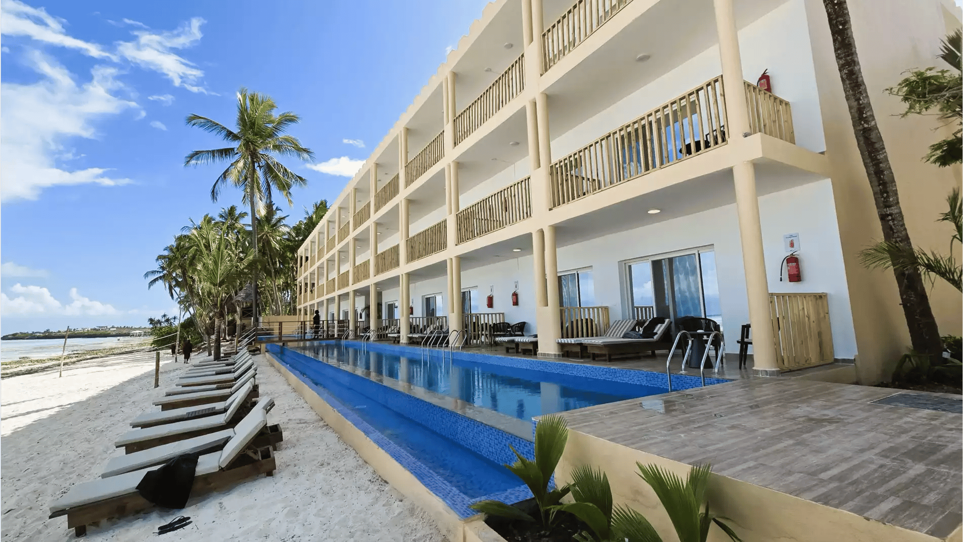 Beach Safari - Accommodation Detail - Reef & Beach Resort - Image Gallery 09.WEB.P
