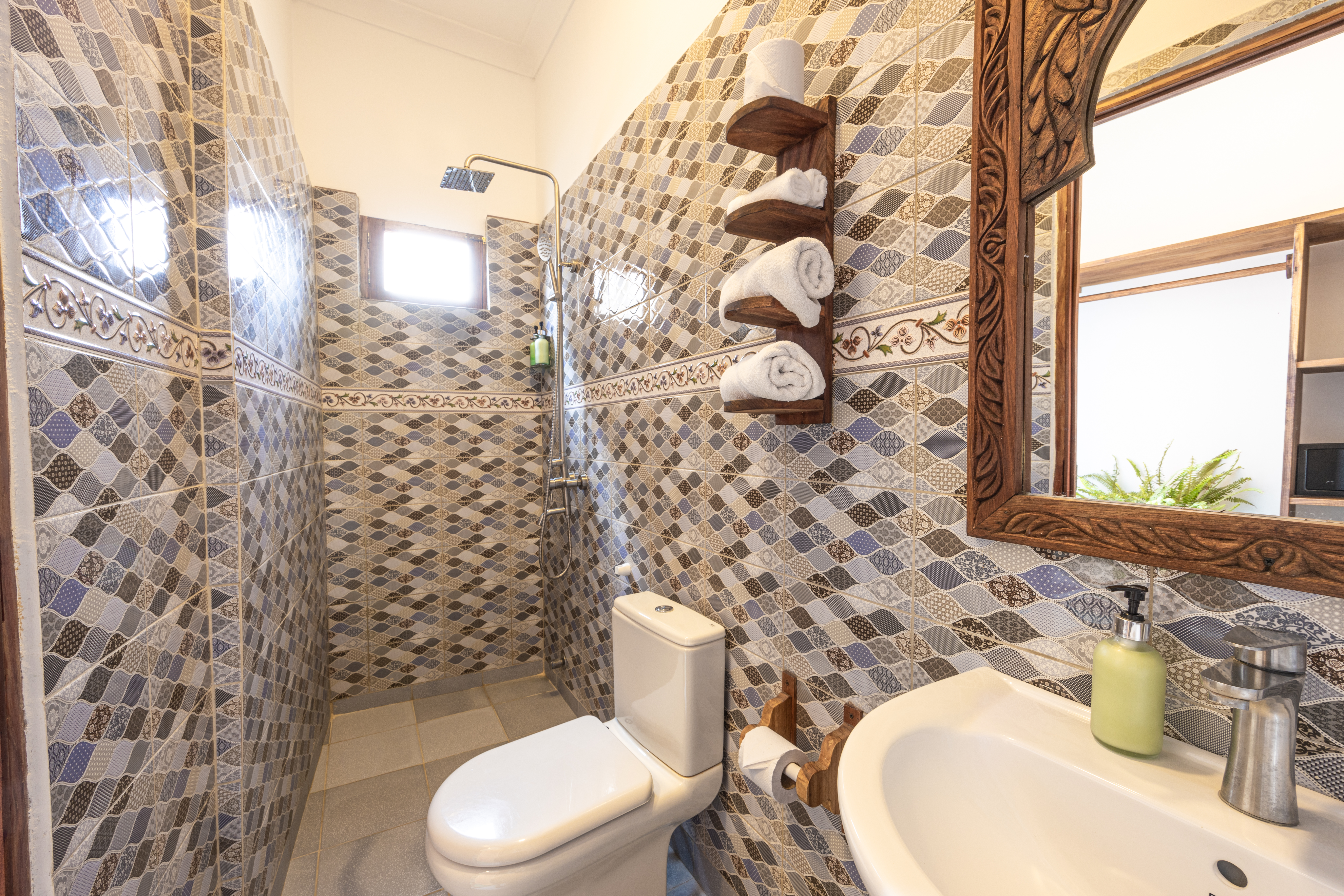 Deluxe Room | Bathroom