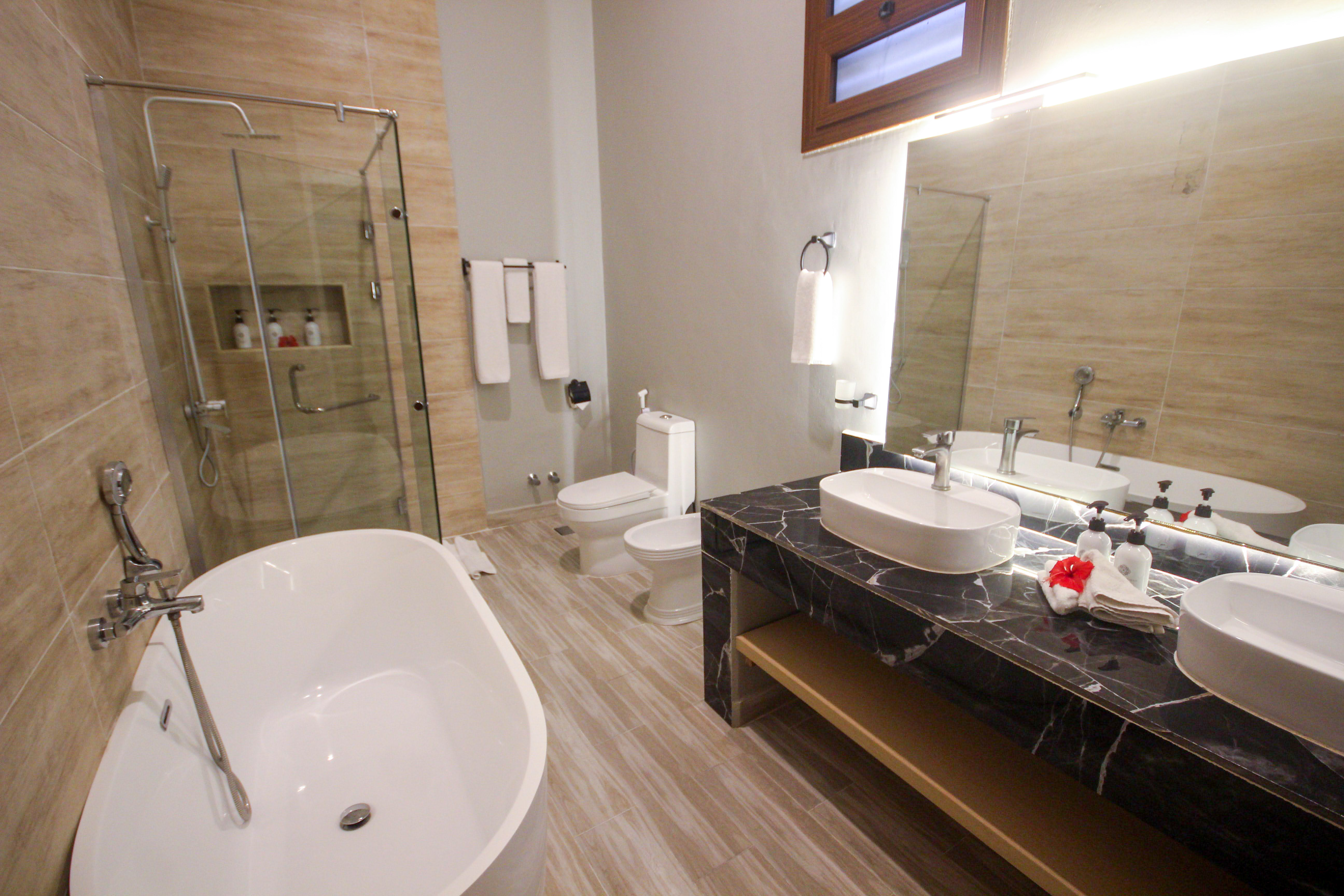 Deluxe Ocean Suite