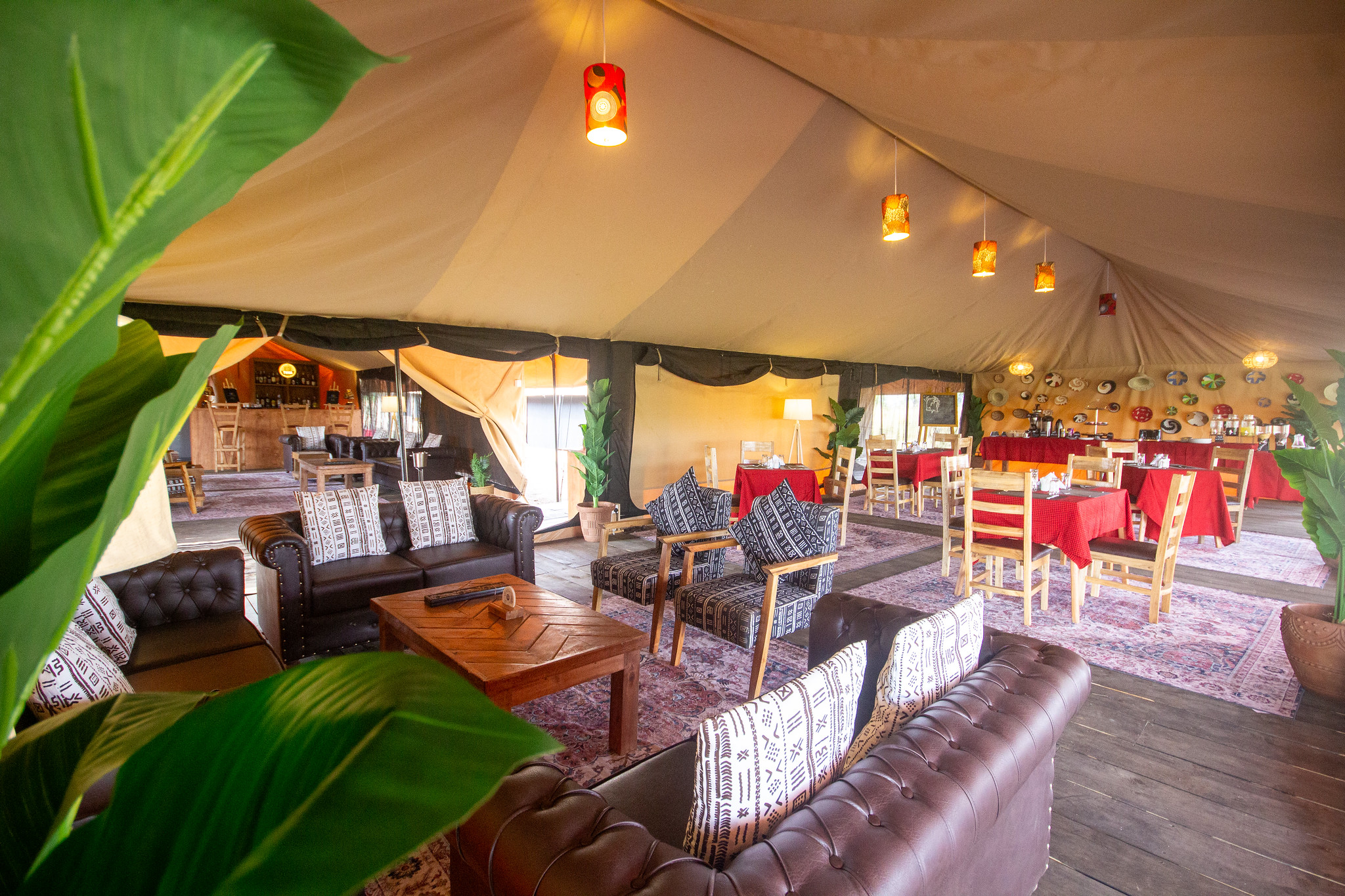 Restaurant & Bar