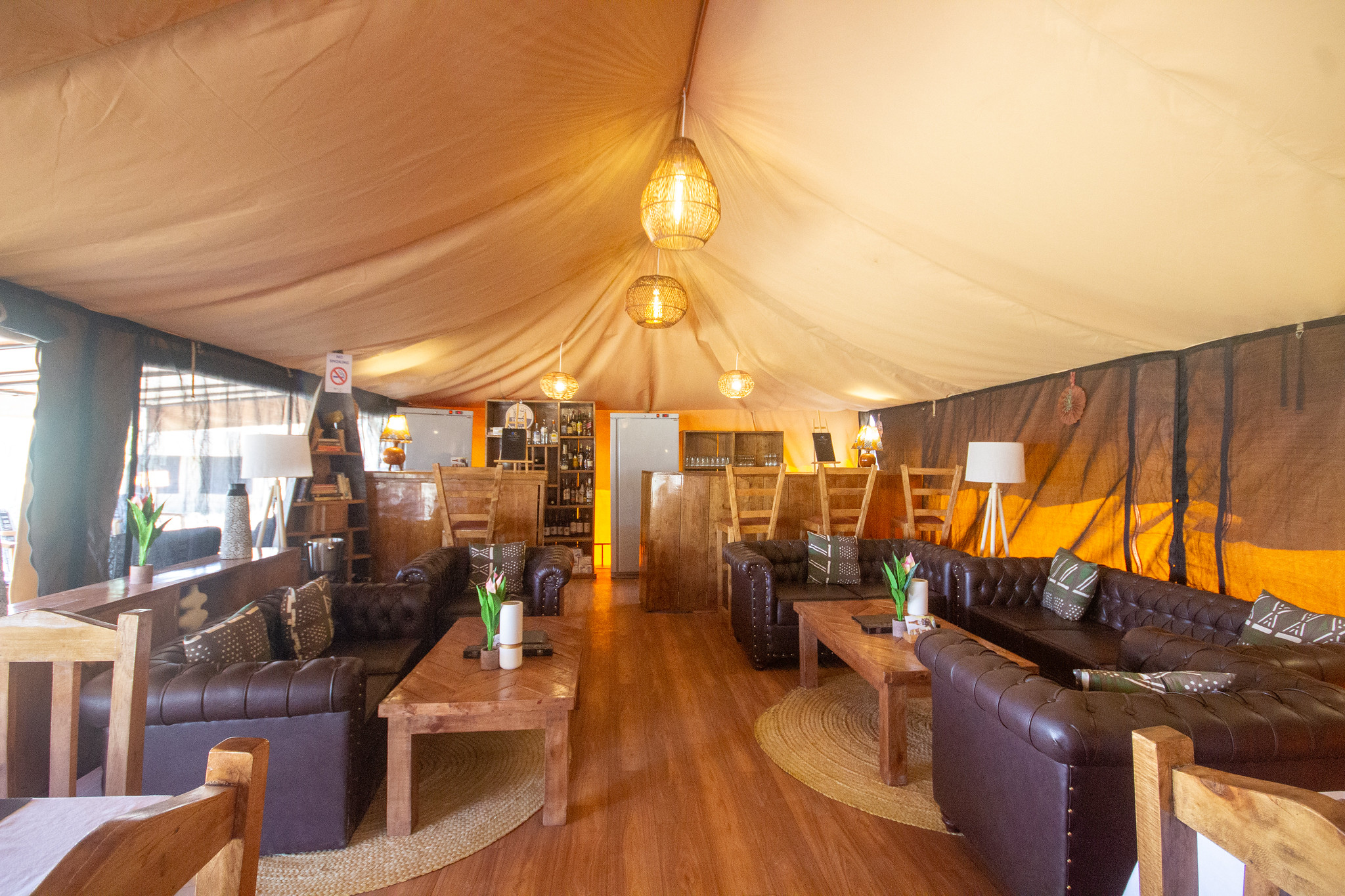 Restaurant & Bar
