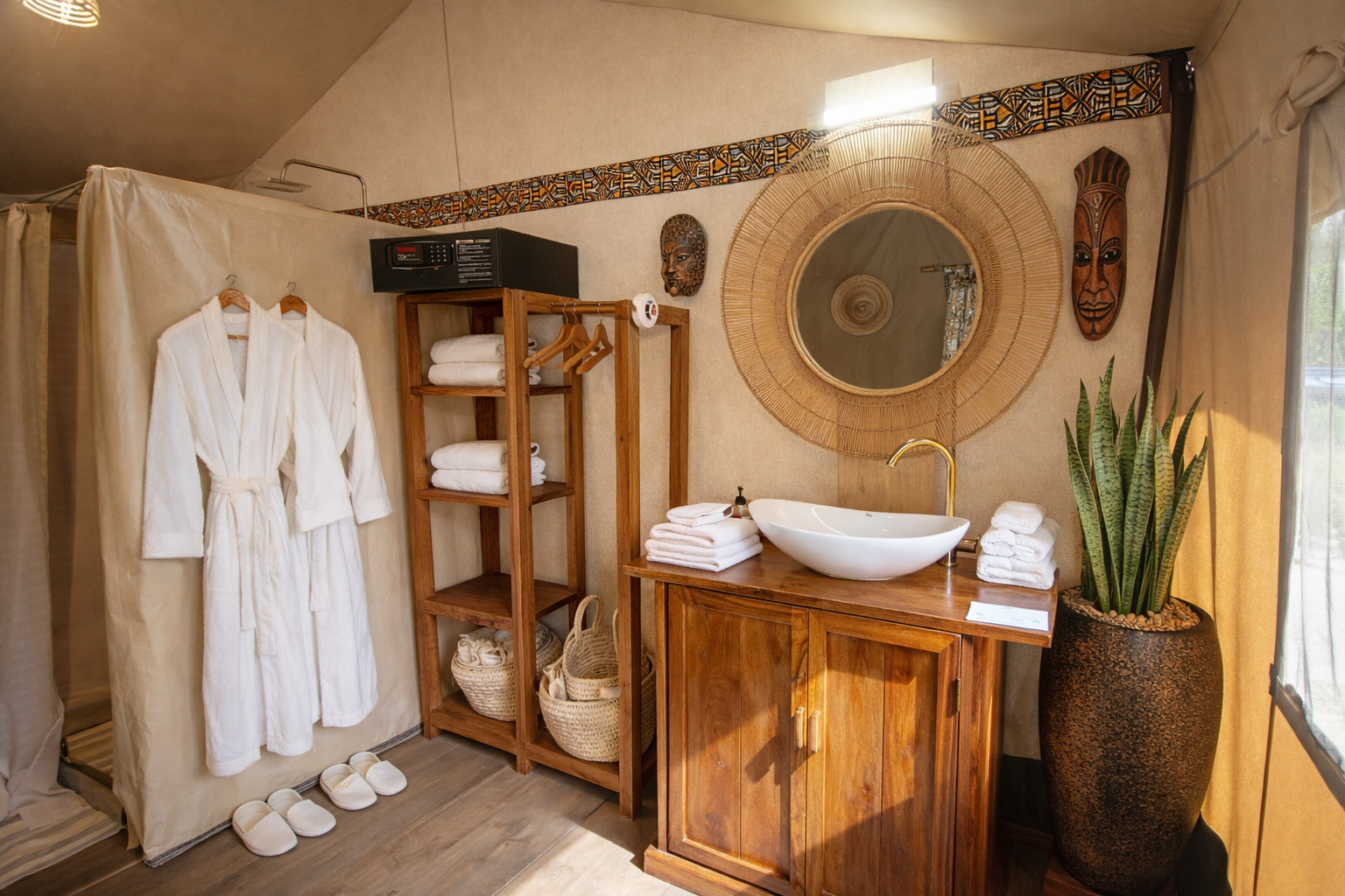 Safari Luxury Glamping Bathroom