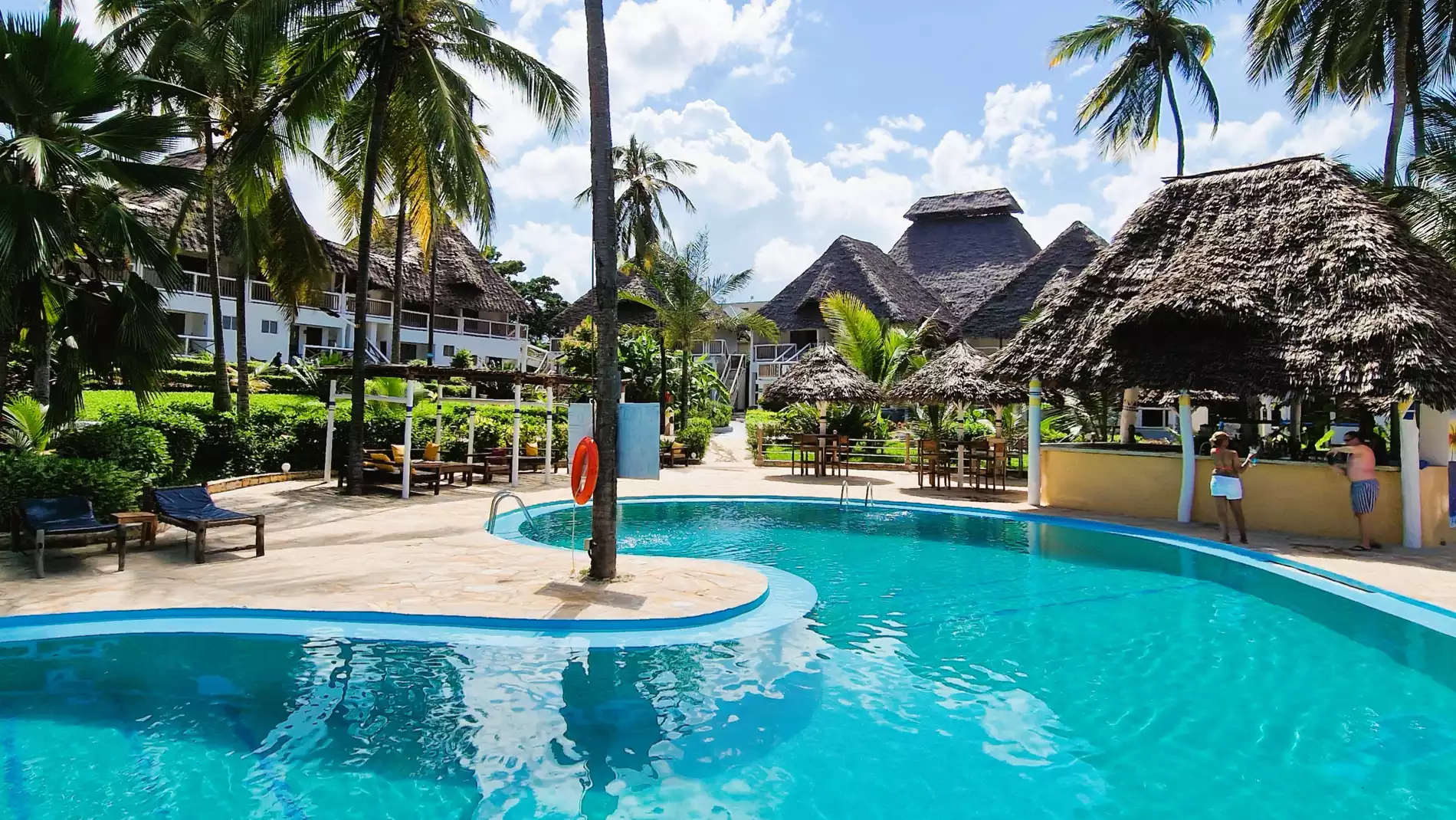 Beach Safari - Accommodation Detail - Paradise Beach Resort - Image Gallery 01