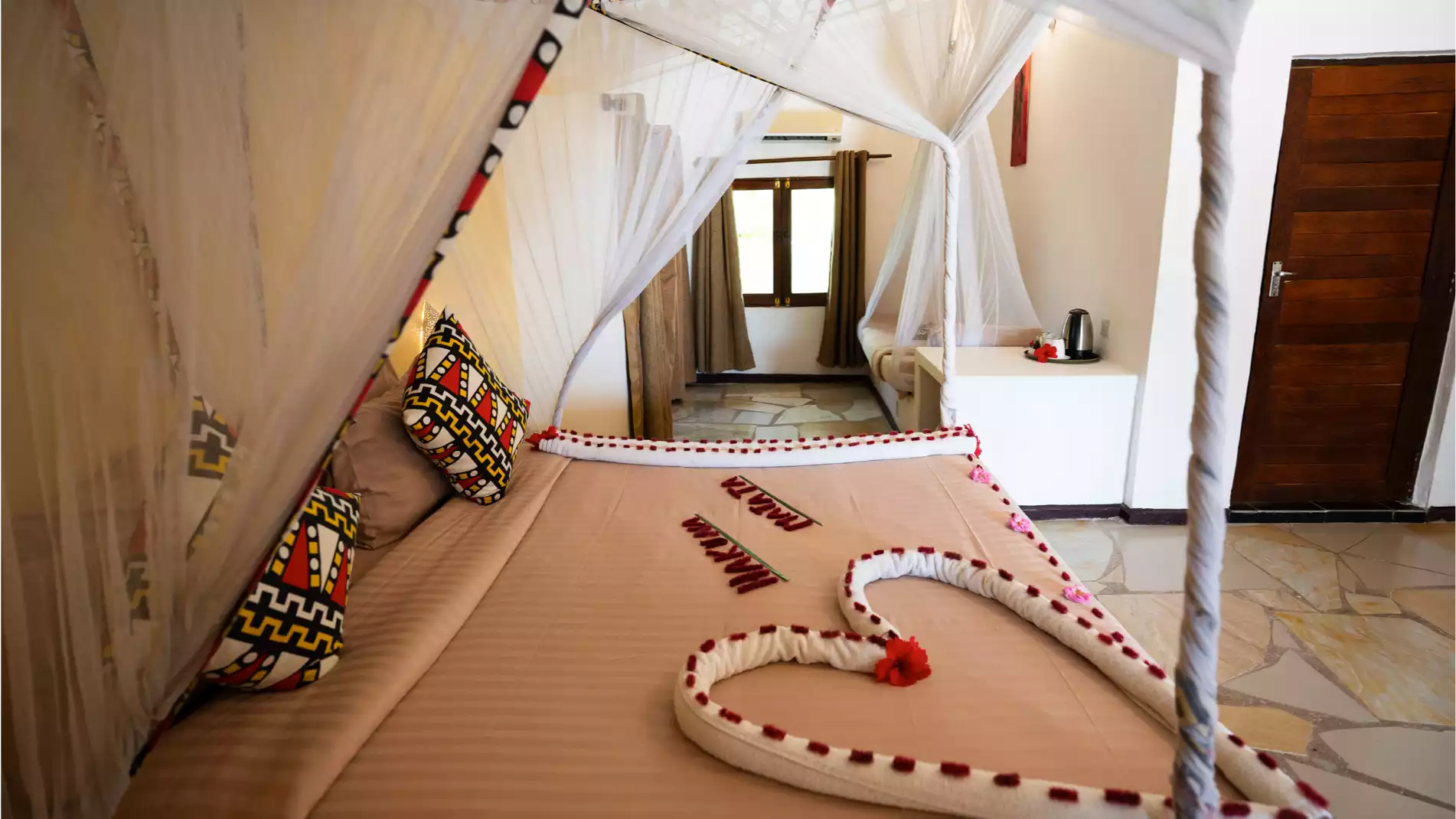 Beach Safari - Accommodation Detail - Paradise Beach Resort - Image Gallery 06