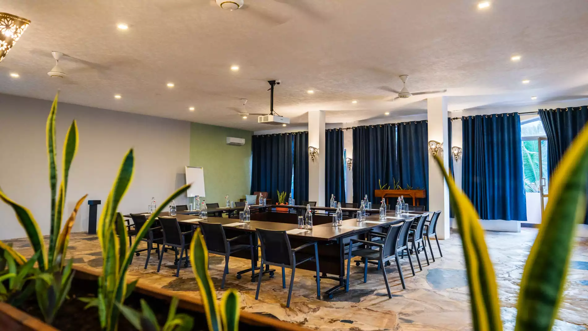 Beach Safari - Accommodation Detail - Paradise Beach Resort - Image Gallery 13
