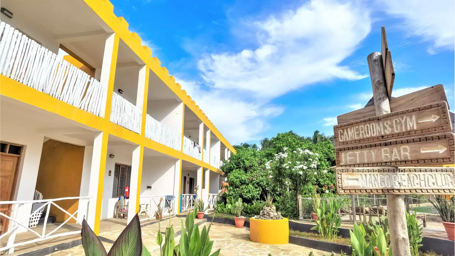Beach Safari - Accommodation Detail - Reef & Beach Resort - Image Gallery 08.WEB.P